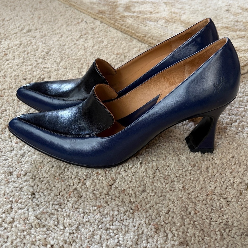 John Fluevog Big Presence Davis Classy Loafer Heels Black & Blue Leather 9.5 - Picture 8 of 13